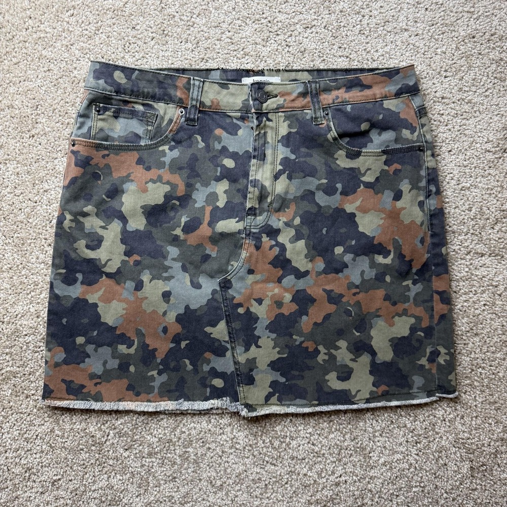 Kensie Jeans Skirt Womens 10/30 Green Camo Denim Mini Raw Hem Stretch Casual